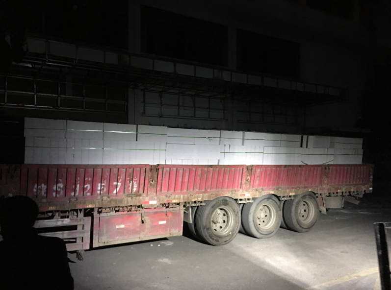 必睿思（杭州）洁净车间办公区域材料连夜进场